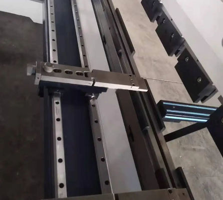 آلة غسيل المطبخ شبه التلقائية لوحة الصحافة الكسر الهيدروليكي الصفحة المعدنية CNC آلة ثني