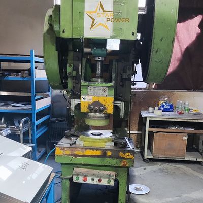 التعامل بفعالية مع حنجرة عميقة لجهاز الضغط لإنتاج حوض المطبخ اليدوي