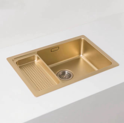 حوض مطبخ من الفولاذ المقاوم للصدأ SUS304 ذي اللون الذهبي مع لوحة الصرف