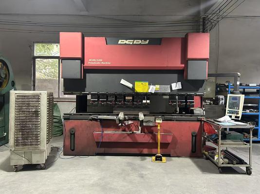 آلة ثني لأسس الأوعية