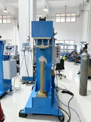 آلة تشكيل الزوايا الهيدروليكية والاتصال