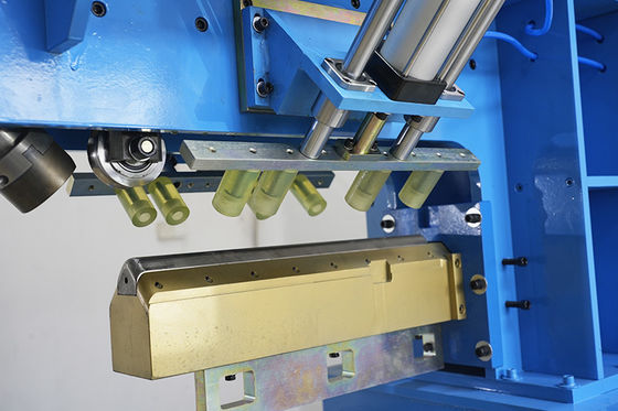 آلة حوض مطبخ تعمل بالتحكم PLC بقدرة 2.3 كيلو واط، وضغط 30 ميجا باسكال، وضغط 0.5-1.0 ميجا باسكال، للضغط الدقيق للمفاصل والزوايا