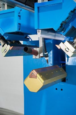 آلة لحام رأسية CNC بجهد 220 فولت وقدرة 500 واط مع ضغط هواء 0.1-1.2 ميجا باسكال للحام التقريب في الزوايا الأربع