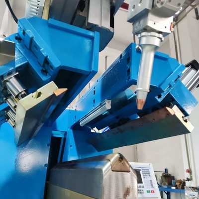 آلة لحام وتقريب الزوايا باستخدام الحاسوب (CNC) مع تحديد المواقع ثلاثي المحاور، جهد 220 فولت، وقدرة 500 واط لإطارات الفولاذ المقاوم للصدأ