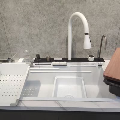 حوض المطبخ المصنوع يدويا من الفولاذ المقاوم للصدأ مع الصف الغذائي 304/316 الفولاذ المقاوم للصدأ 250-300mm عمق وعاء و 1.2-2.0mm سمك اللوحة